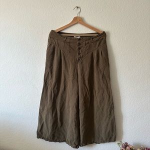 Wide leg pants. Olive green. Anthropologie. Size M.
